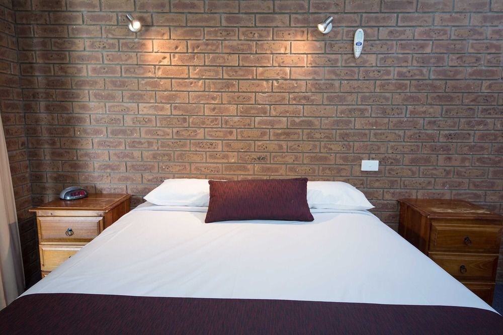 Boomerang Hotel Lavington Buitenkant foto