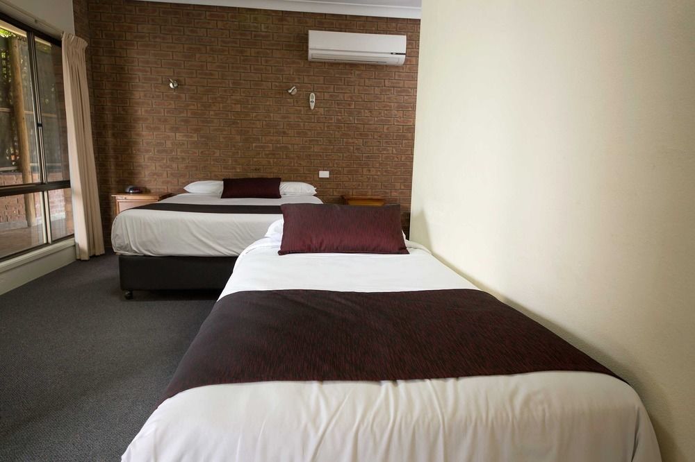Boomerang Hotel Lavington Buitenkant foto